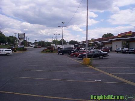 500 Bon Street, Unit: Building, Lenoir City, TN-Parkinglot